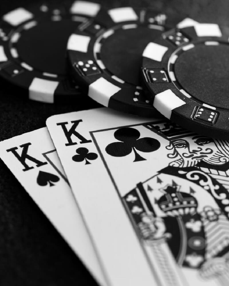 Chơi Poker đổi thưởng có rút tiền tươi thóc thật không?