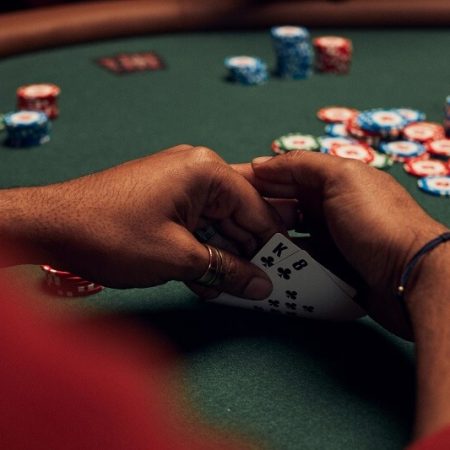 Vì sao mục đích đặt cược trong poker lại quan trọng?