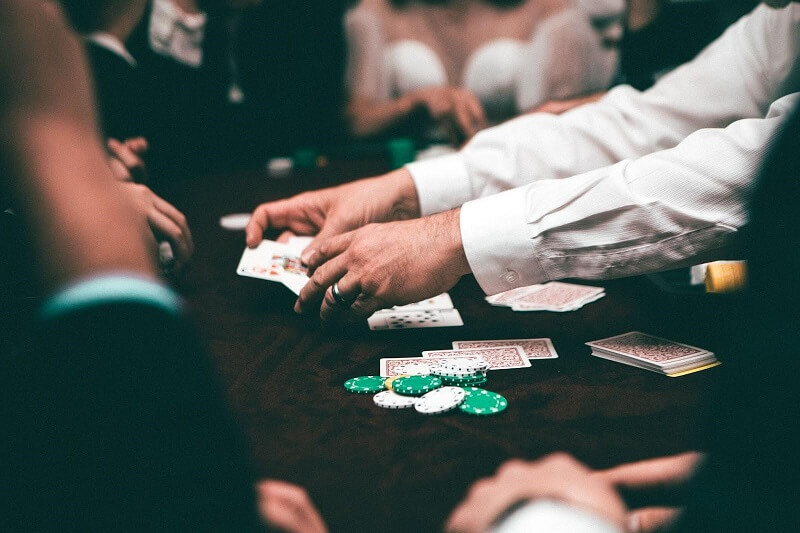 Chơi Poker theo hệ tâm linh - Lỗi thường gặp khi chơi Poker