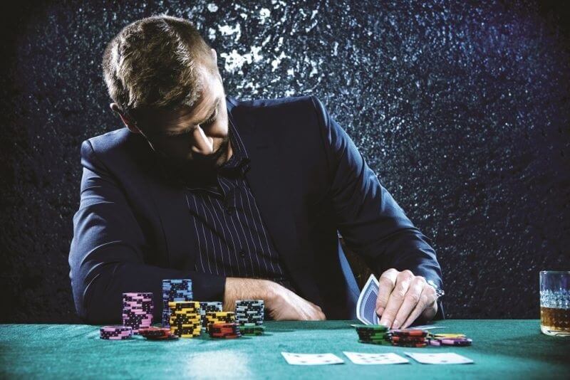 Những tố chất chơi Poker cơ bản mà bạn cần có