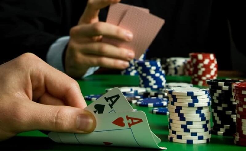 Bật bí kinh nghiệm chơi Poker hay không thể bỏ qua